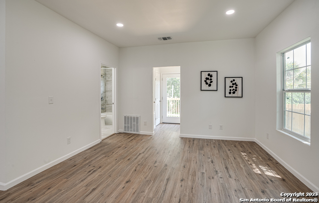 Image 14 of 27 For 933 Denver Blvd