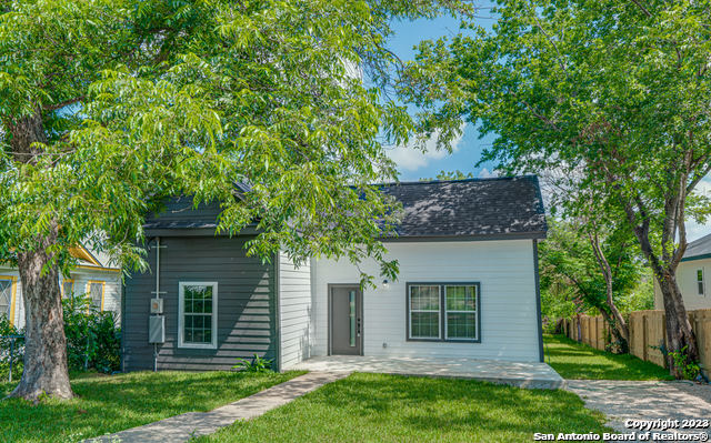 Image 2 of 27 For 933 Denver Blvd