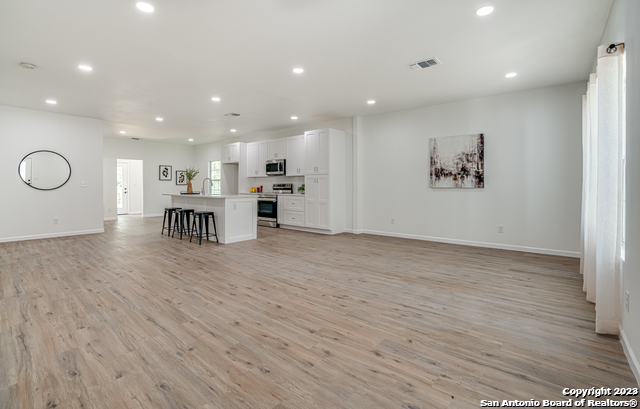 Image 5 of 27 For 933 Denver Blvd