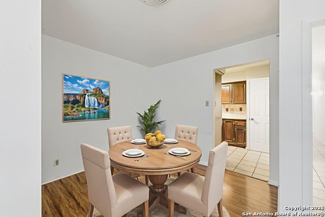 Listing photo id 8 for 114 Beechwood