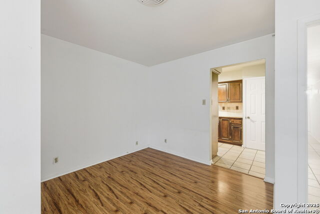 Listing photo id 10 for 114 Beechwood