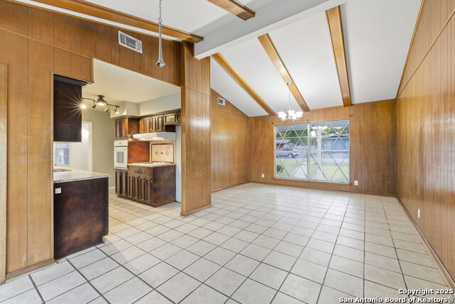 Listing photo id 13 for 114 Beechwood