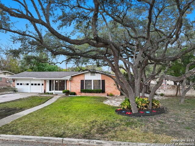 Listing photo id 0 for 114 Beechwood