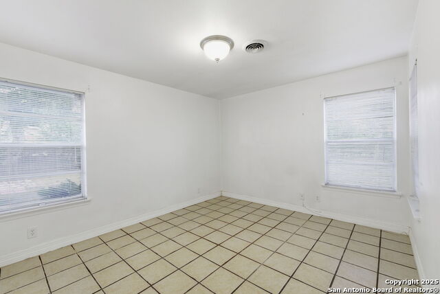 Listing photo id 19 for 114 Beechwood