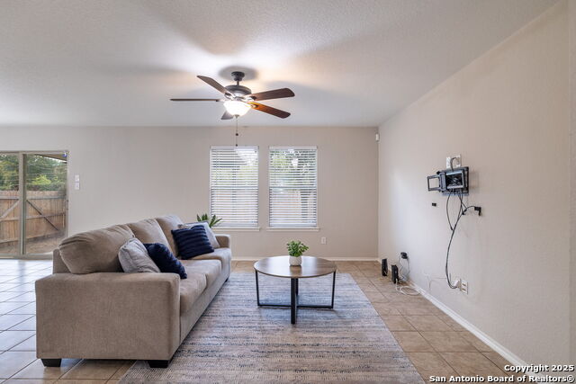 Image 8 of 26 For 243 Pleasanton Spring