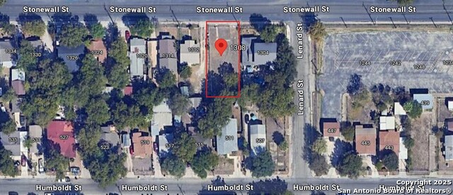 Listing photo id 2 for 1308 Stonewall