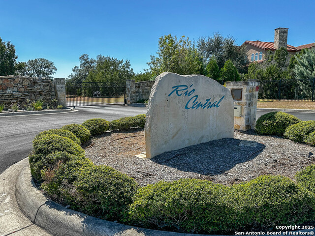 Image 2 of 32 For 293 River Cliff Place