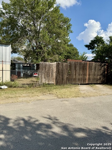 Image 18 of 19 For 404 Lula Mae