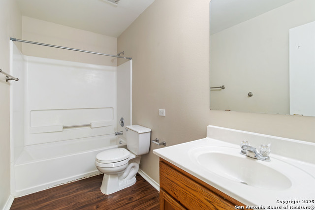 Image 18 of 24 For 208 Jordan