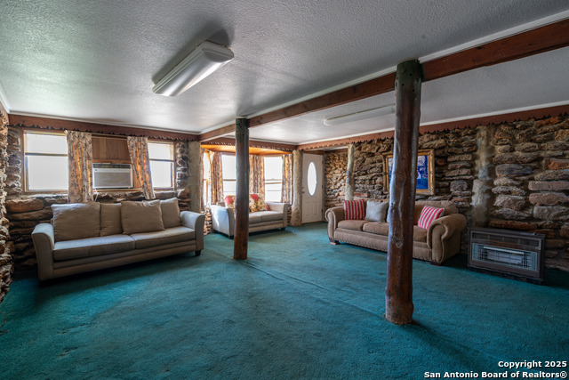 Listing photo id 8 for 3779 Mule Creek Rd