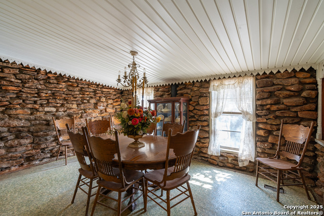 Listing photo id 10 for 3779 Mule Creek Rd