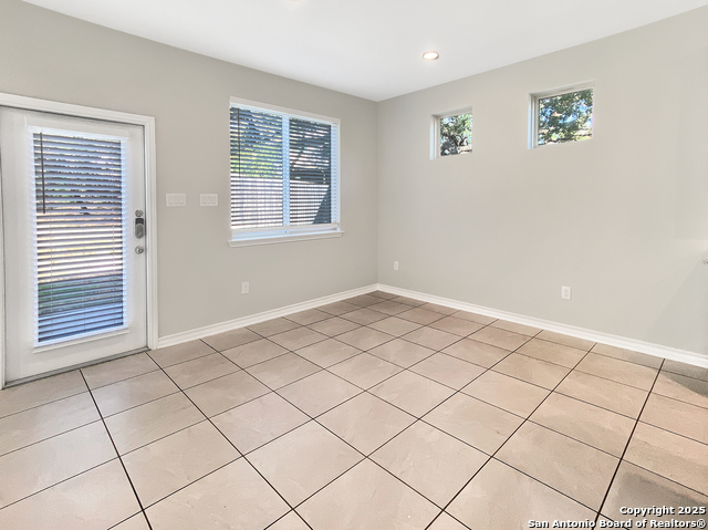 Image 4 of 25 For 3119 Ambar Cala