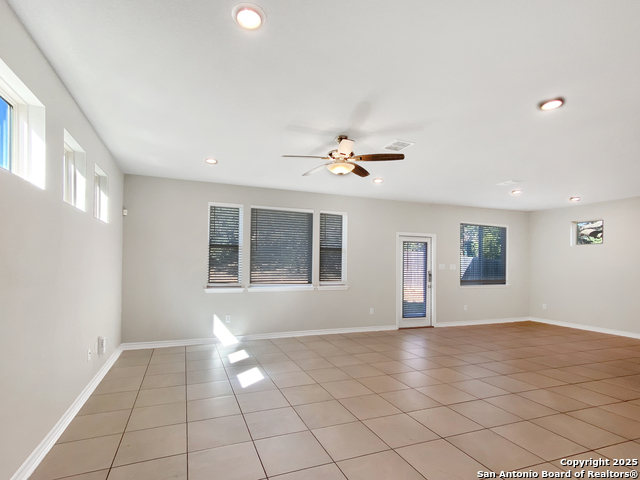 Image 5 of 25 For 3119 Ambar Cala