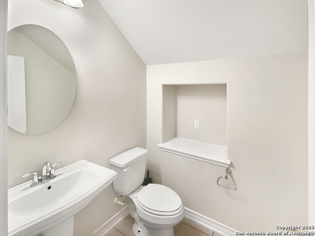 Image 9 of 25 For 3119 Ambar Cala