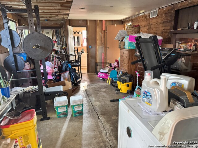 Image 4 of 14 For 607 Brunswick Blvd