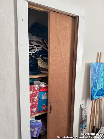 Image 7 of 14 For 607 Brunswick Blvd