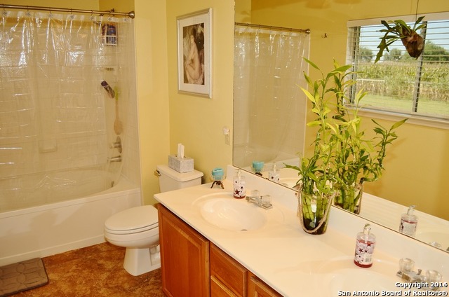 Listing photo id 12 for 2767 Haeckerville