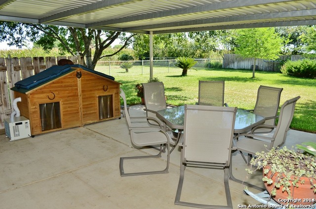 Listing photo id 23 for 2767 Haeckerville