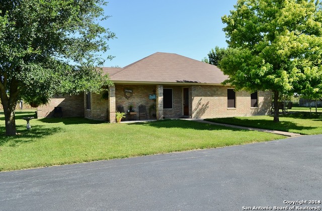Listing photo id 2 for 2767 Haeckerville