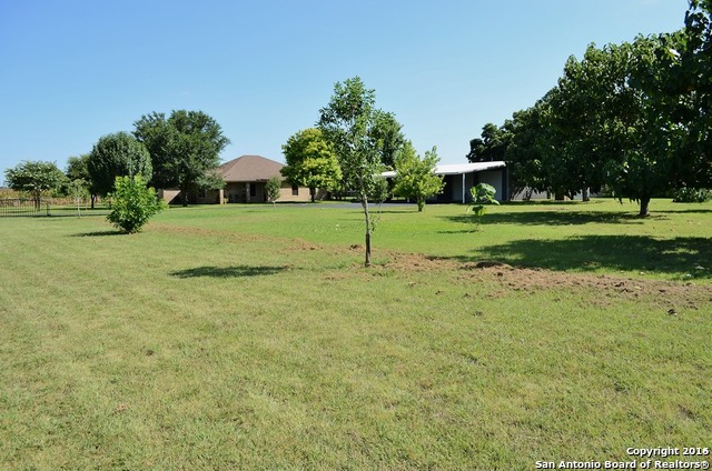 Listing photo id 3 for 2767 Haeckerville