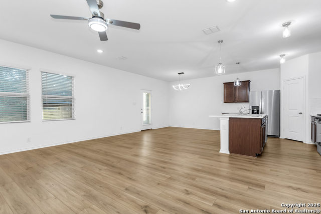 Image 10 of 47 For 6806 Prue Rd 46