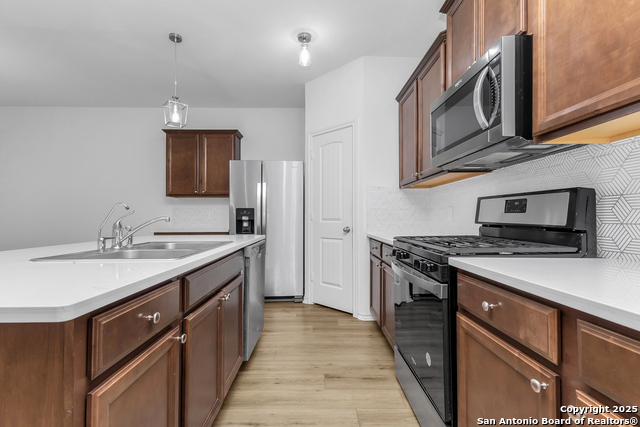 Image 11 of 47 For 6806 Prue Rd 46