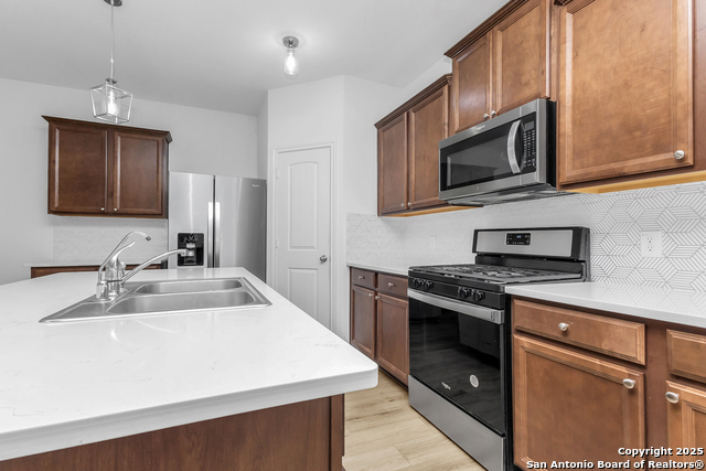 Image 12 of 47 For 6806 Prue Rd 46