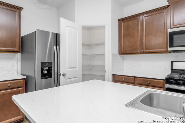 Image 15 of 47 For 6806 Prue Rd 46