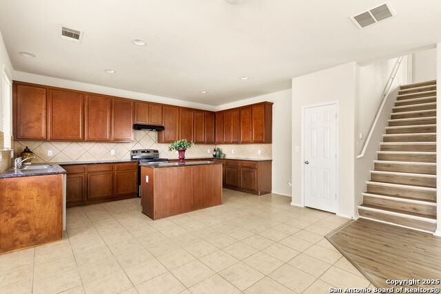 Image 8 of 26 For 24215 Desert Ash