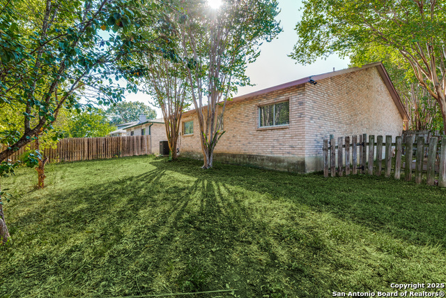 Image 23 of 25 For 7559 Tantara Ct