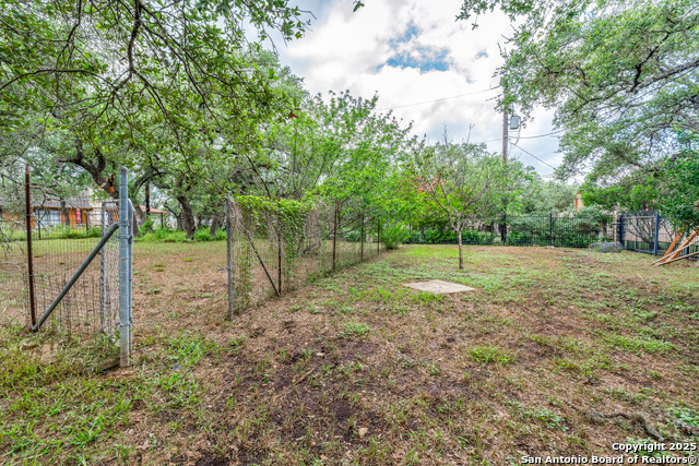 Listing photo id 21 for 8470 Park Lane Dr