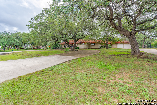 Listing photo id 4 for 8470 Park Lane Dr