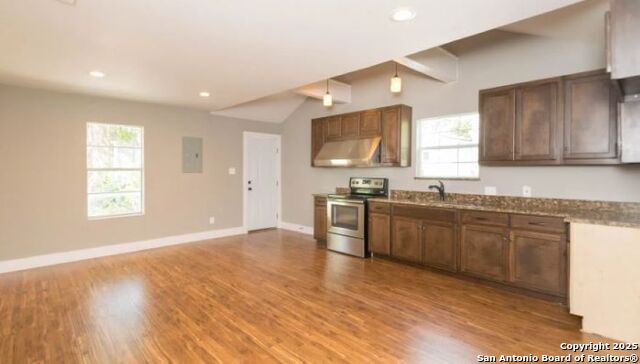 Listing photo id 1 for 1519 El Monte