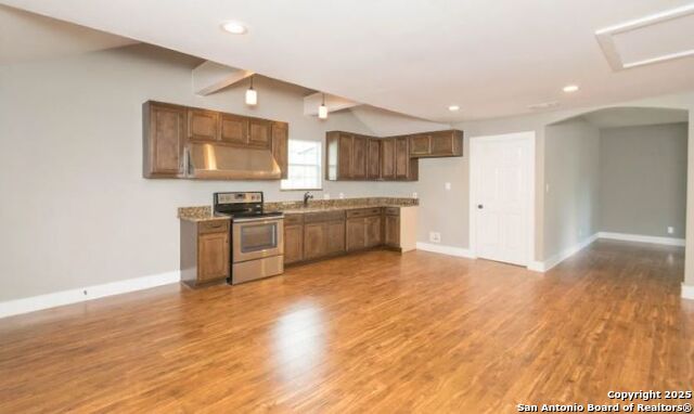 Listing photo id 2 for 1519 El Monte