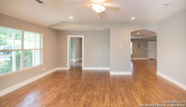 Listing photo id 3 for 1519 El Monte