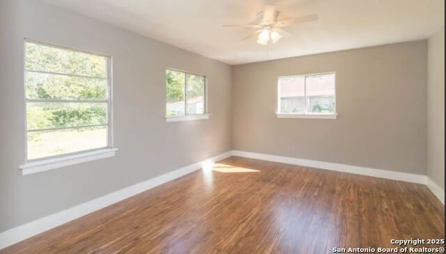 Listing photo id 4 for 1519 El Monte