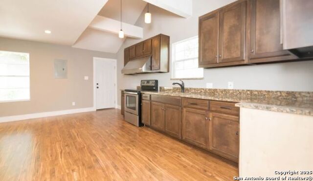 Listing photo id 5 for 1519 El Monte