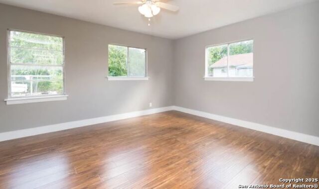 Listing photo id 7 for 1519 El Monte