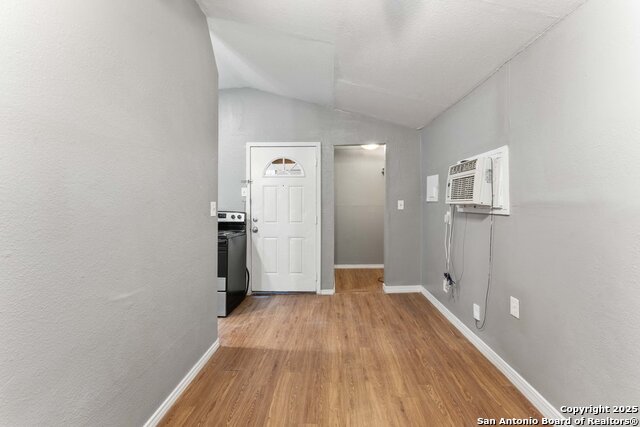 Listing photo id 8 for 403 Terrell Ave
