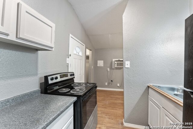 Listing photo id 10 for 403 Terrell Ave