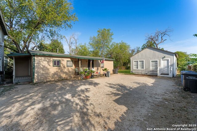 Listing photo id 3 for 403 Terrell Ave