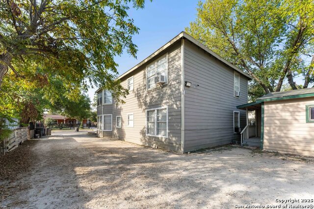 Listing photo id 4 for 403 Terrell Ave