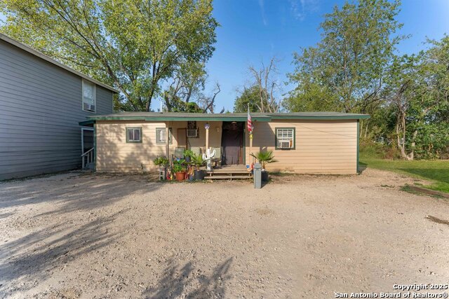 Listing photo id 5 for 403 Terrell Ave