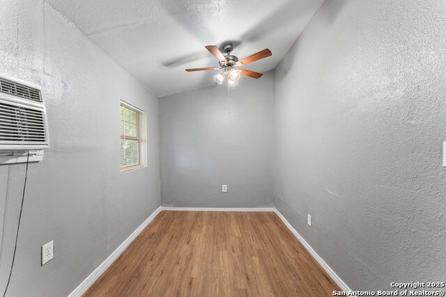 Listing photo id 6 for 403 Terrell Ave