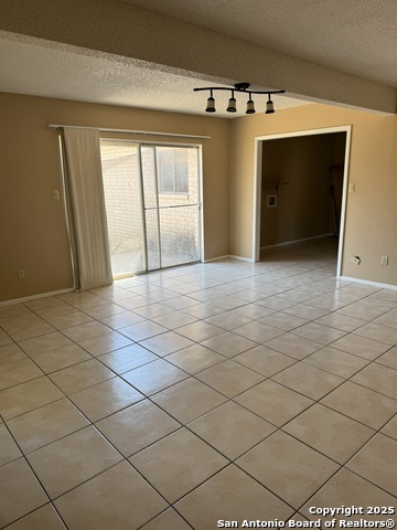 Image 13 of 22 For 356 Dallas