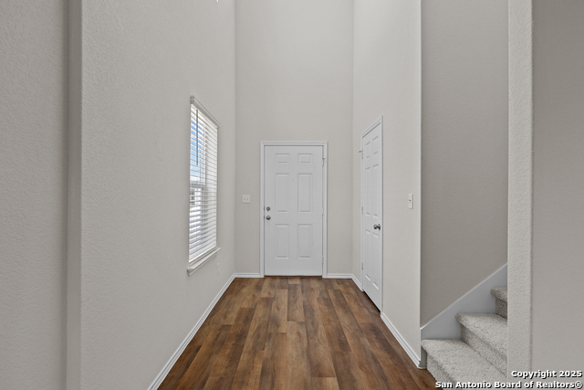 Listing photo id 9 for 4121 Lily Glade Lane