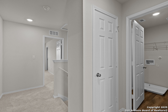 Listing photo id 2 for 4121 Lily Glade Lane