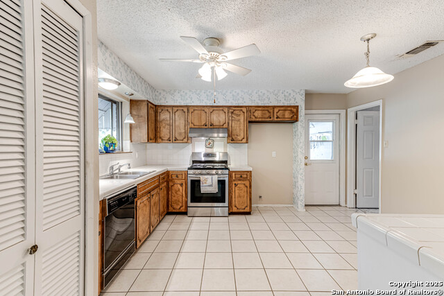 Image 9 of 28 For 5914 Oak Country