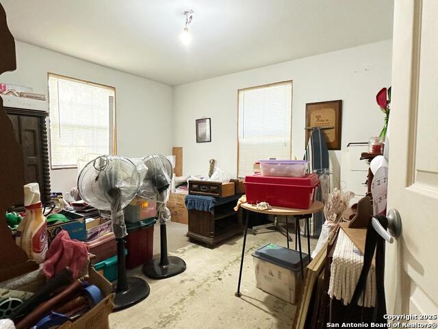 Image 11 of 38 For 4842 Lord  