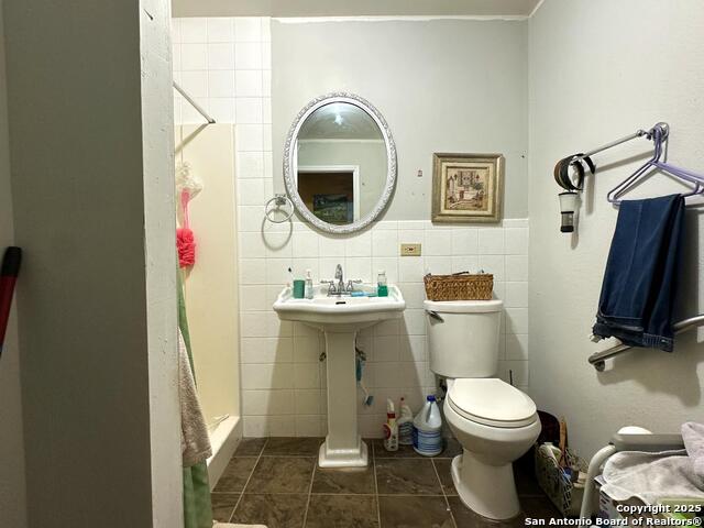 Image 13 of 38 For 4842 Lord  